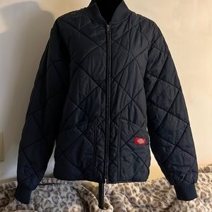 Dickies men’s size large diamond quilted jacket.